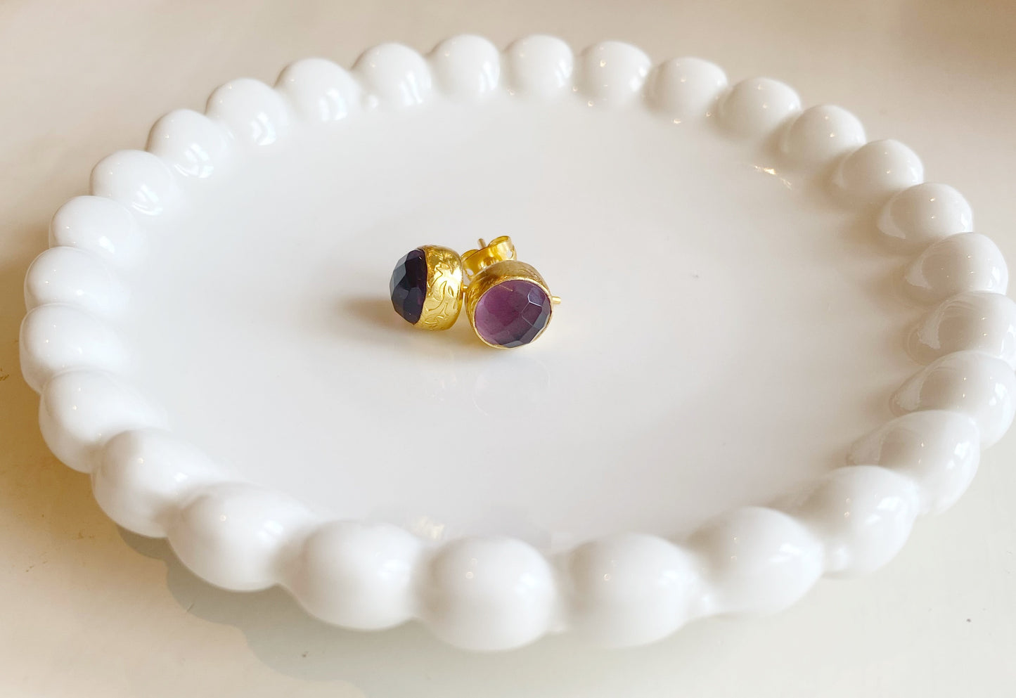 round circle stone ピアス