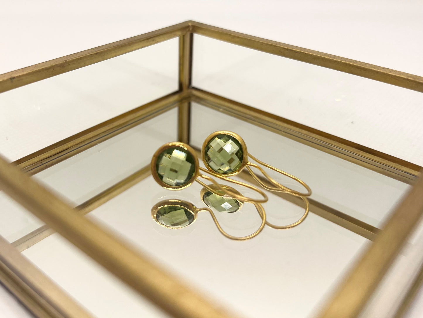 hydro circle stone ピアス