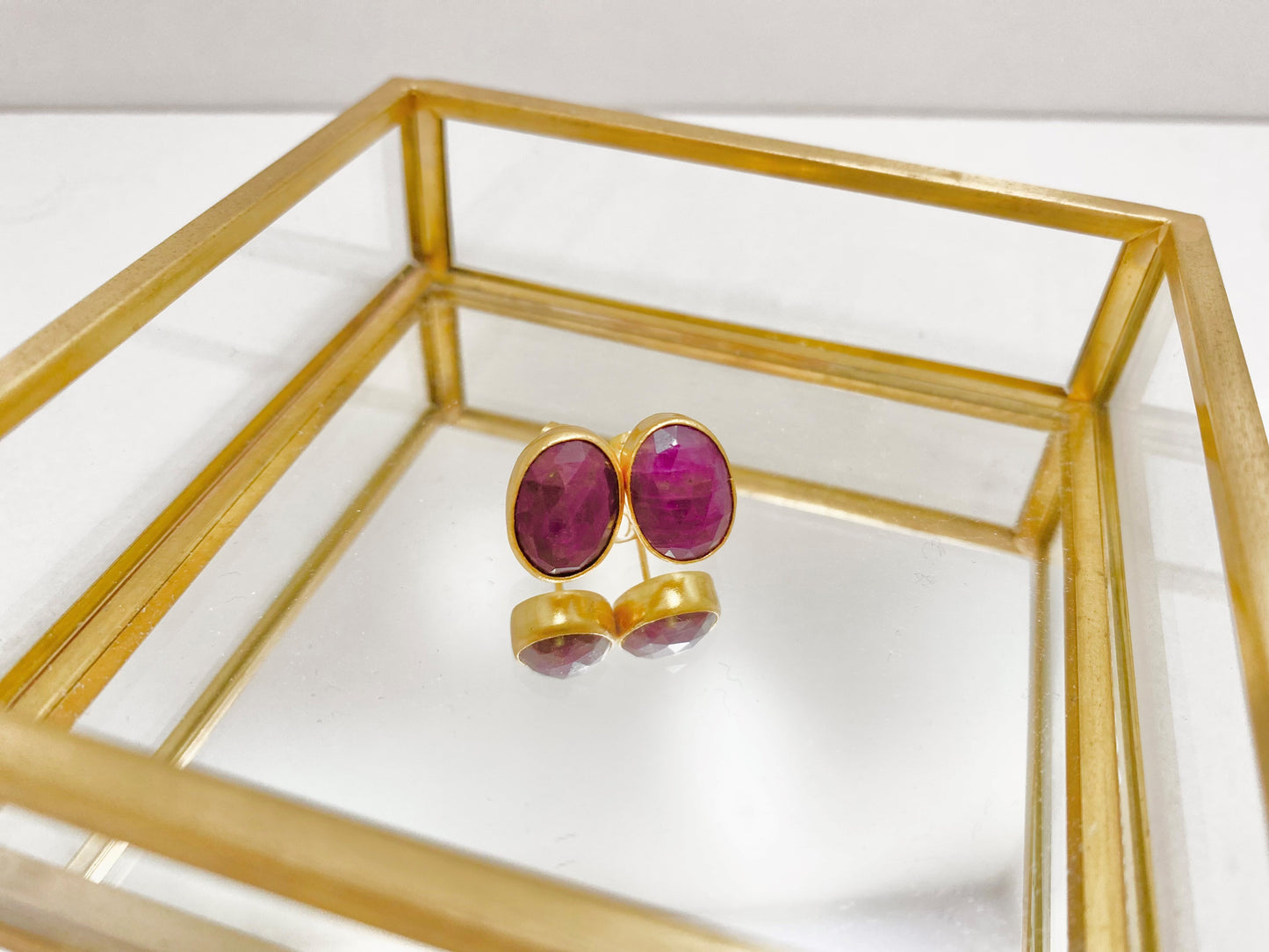 oval stone ピアス