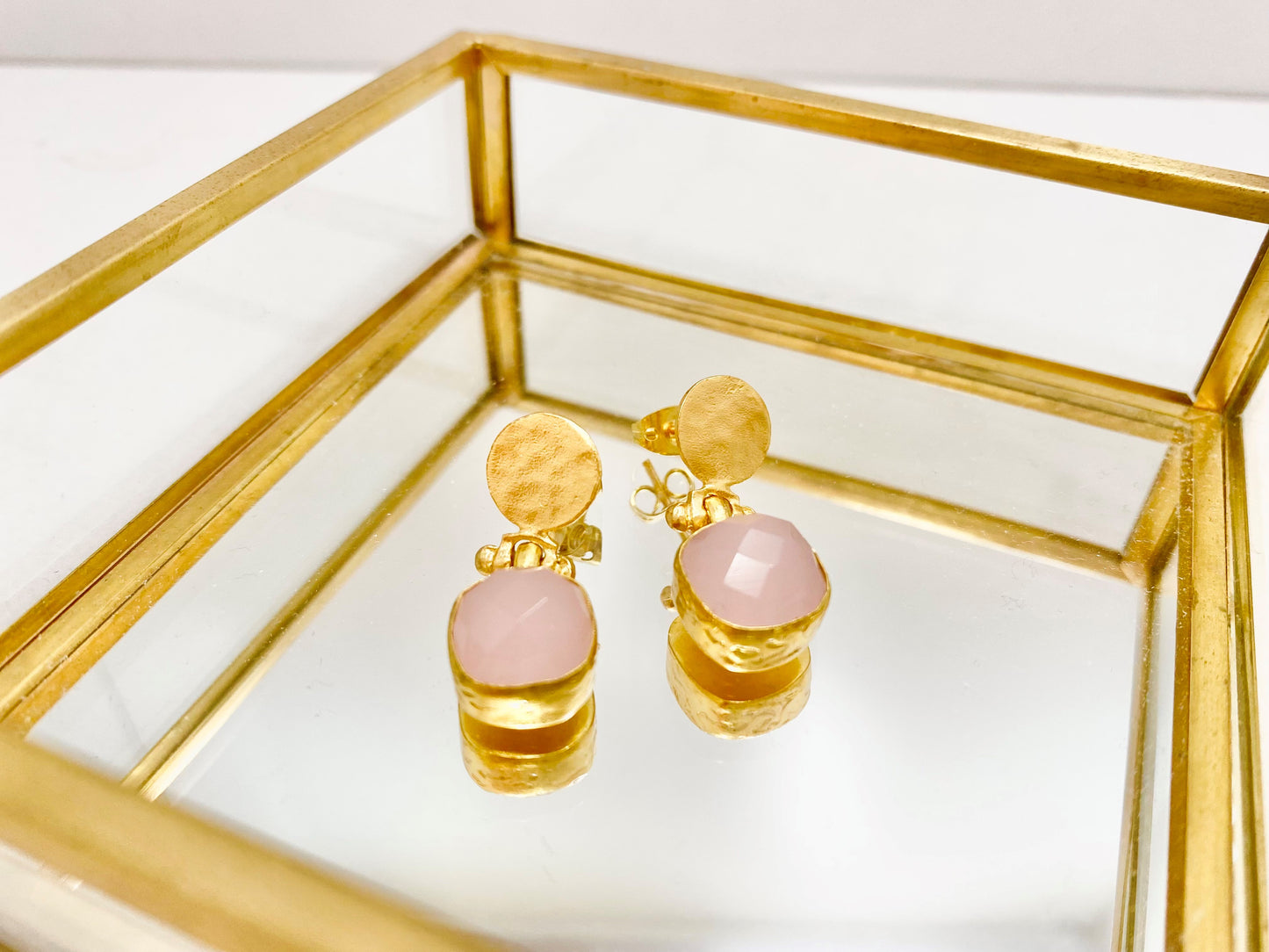 square stone ピアス